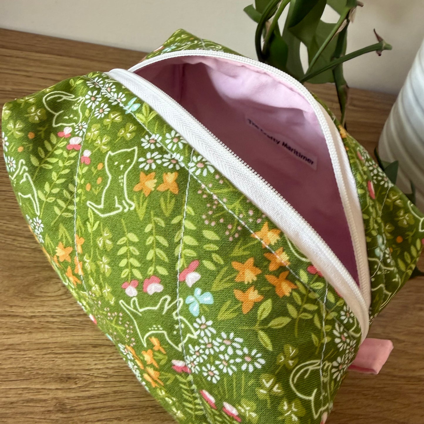 Quilted Garden Kitty Toiletry Bag