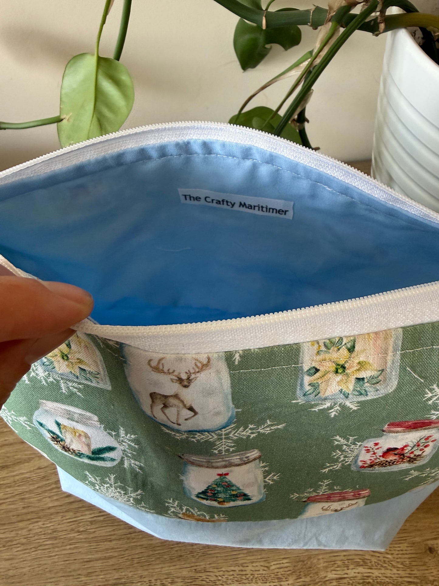 Green Winter Maker's Bag
