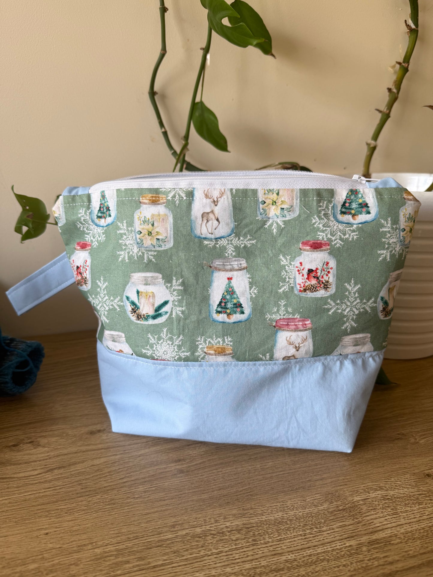 Green Winter Maker's Bag