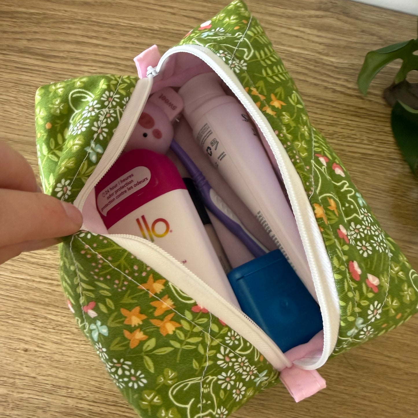 Quilted Garden Kitty Toiletry Bag