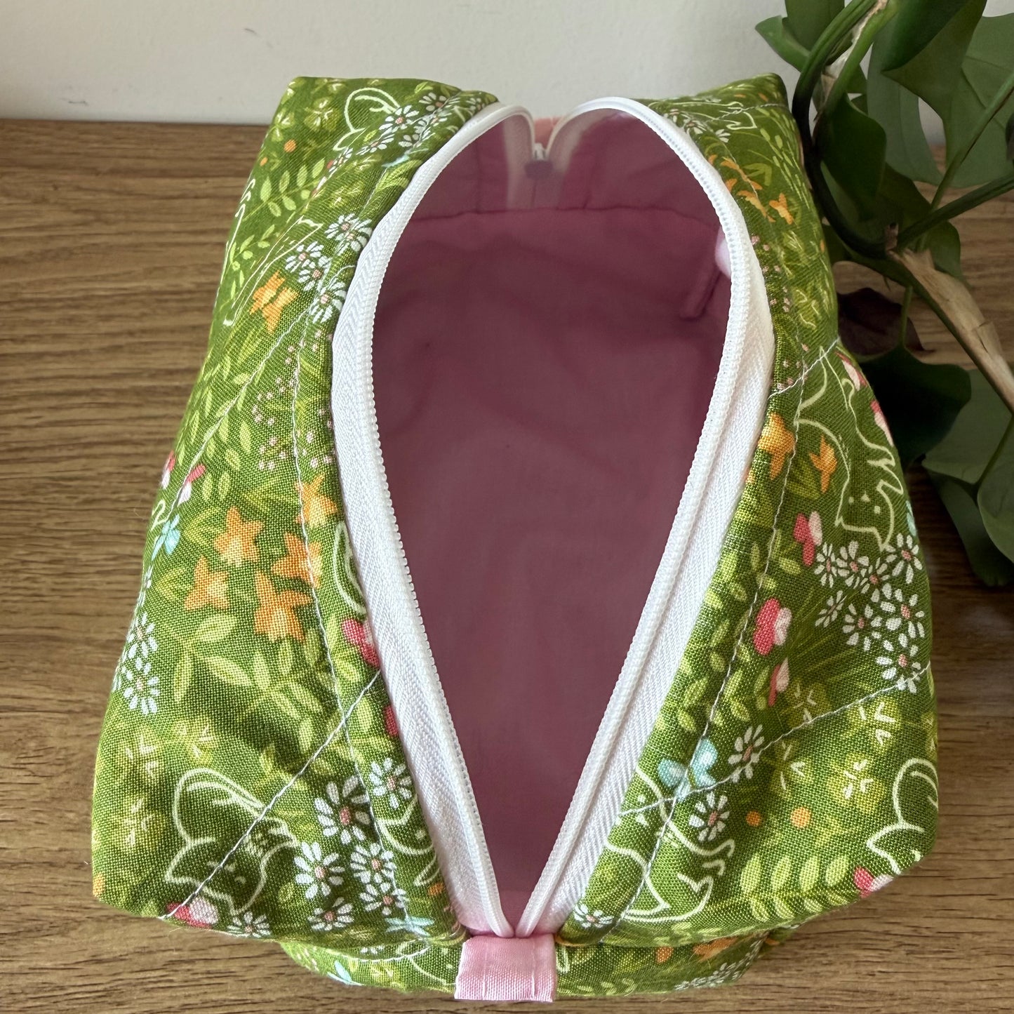 Quilted Garden Kitty Toiletry Bag