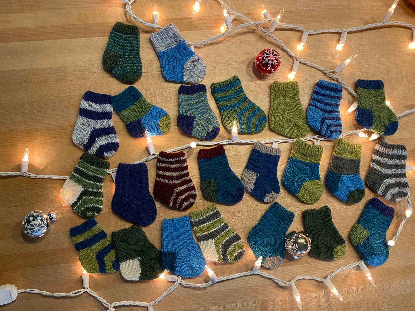 Tiny Advent Stockings Knitting Pattern